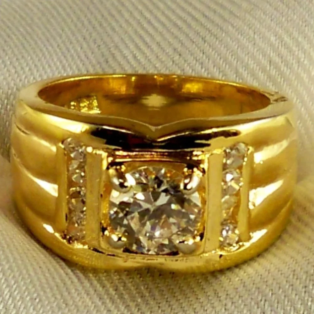 NEW Round Cut Cubic Zirconias Gold DESIGNER Ring